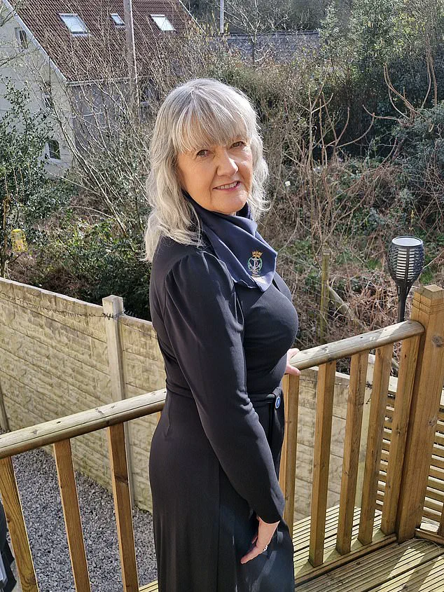 From Diet Failure to Knee Replacement: Lyn Fox's Weight Struggle and the Community's Health Crisis