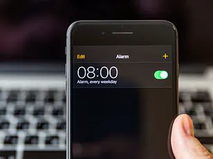 Apple's Obsolescence Policy: Environmental Impact of Restricted Support Access