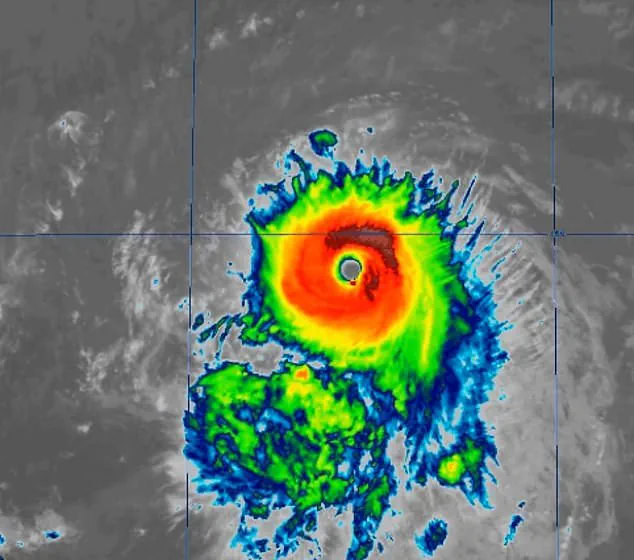 Government Advisories Prompt Hawaii Residents to Prepare Amid Hurricane Kiko's Sudden Strengthening