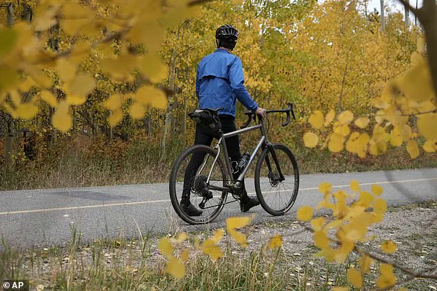 New England's Iconic Leaf-Peeping Season Disrupted by Unprecedented Drought, Leading to Early Leaf Shedding and Dull Foliage