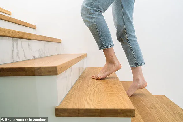 Experts Recommend Walking as Key to Healthier New Year Without Gym Costs